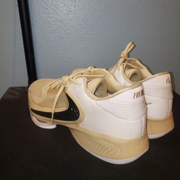 NEW MENS SIZE 14.5 NIKE ZOOM FREAK 4 TB PROMO TEAM GOLD BLACK WHITE - Picture 5 of 13